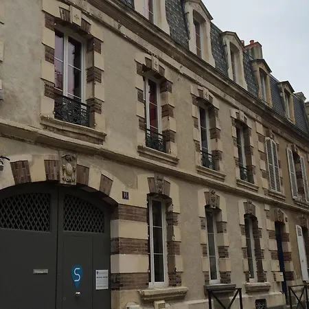 Smartappart Grusse 아파트호텔 캉