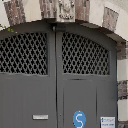 Smartappart Grusse 3* Caen