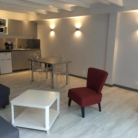 Smartappart Grusse 3* Caen