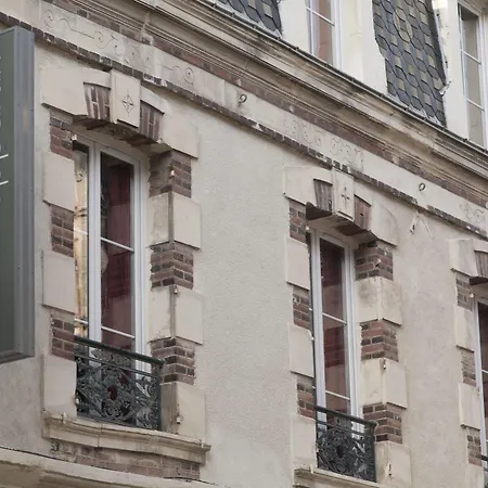 Smartappart Grusse 3* Caen