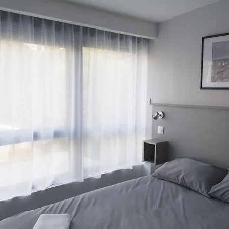 Smartappart Grusse 3* Caen