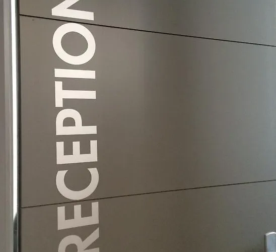 Smartappart Grusse 3* Caen